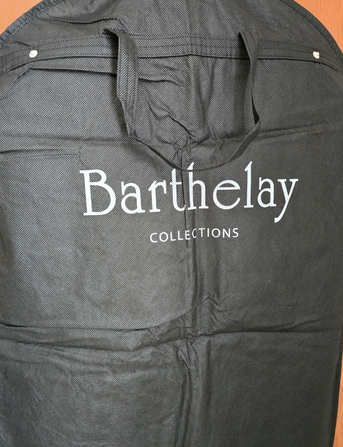 Juffair, Clothing & Accessories, BHD 1,  *Branded Suit Bags For Sale*