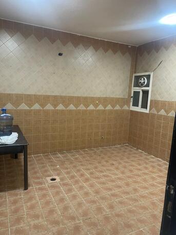 Al Rawdah, Apartments/Houses, SAR 3000/month,  3 BR,  Family Apartment 2nd Floor Large Size Without Lift Seprate Electicity Meter Well Maintain