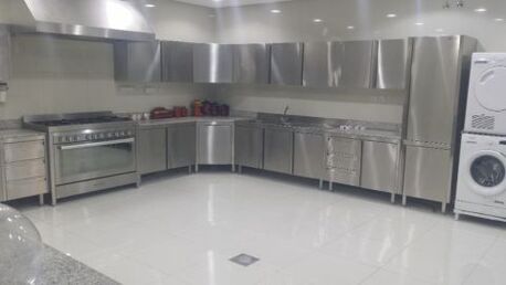 Kuwait City, Villas, KWD 2250,  A Villa With An Elevator, Swimming Pool, And Garden Is Available For Rent In Fnaitees.