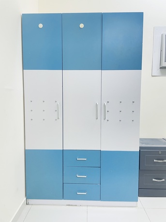 Riffa, Furniture, BHD 190,  Furniture ( Bed With Matress ,Dressing Table , Cupboard , Fridge , Sofa , Dining Table