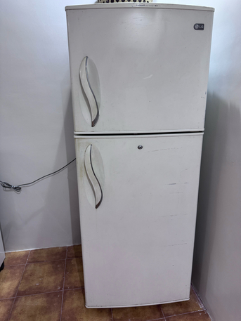 Riyadh, Appliances, SAR 800,  LG Refrigerator For Sale - 800