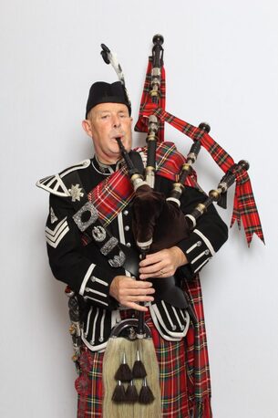 London, Training, Wedding Bagpiper