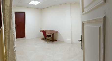 Salmaniya, Apartments/Houses, BHD 150/month,  1 BR,  Well-maintained Semi Furnished 1-bedroom Flat Is Available For Rent In Salmaniya.