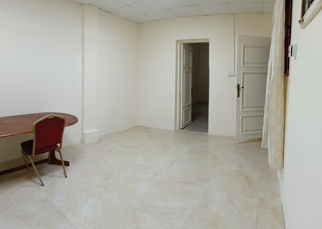 Salmaniya, Apartments/Houses, BHD 150/month,  1 BR,  Well-maintained Semi Furnished 1-bedroom Flat Is Available For Rent In Salmaniya.