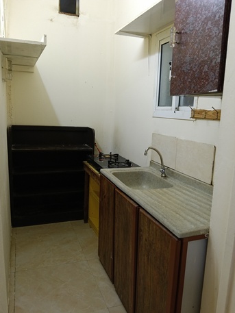 Salmaniya, Apartments/Houses, BHD 150/month,  1 BR,  Well-maintained Semi Furnished 1-bedroom Flat Is Available For Rent In Salmaniya.