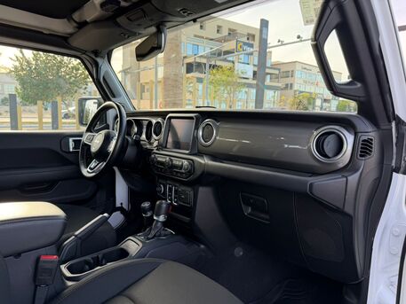 Qatif, Vehicles, Cars & Trucks , SAR 130000,  Jeep Wrangler Sahara,  2022,  Automatic,  121000 KM,   Jeep Wrangler Sahar