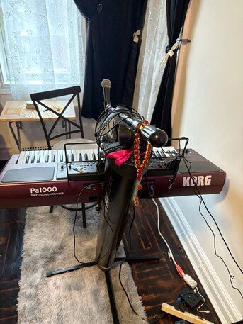 New York, Musical Instruments, USD 1350,  Korg PA1000 Pro Arranger