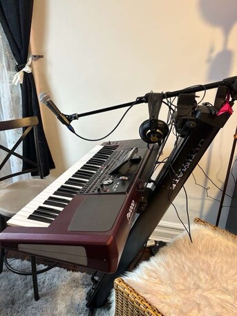 New York, Musical Instruments, USD 1350,  Korg PA1000 Pro Arranger