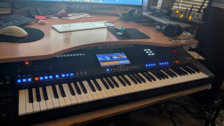 New York, Musical Instruments, USD 2300,  Yamaha Genos 76-Key Arranger