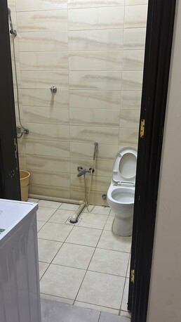 Al Malaz, Rooms for Rent, SAR 1600/month,  Room For Single Executive Bachelor In Malaz Beside Al Yasmin International School.