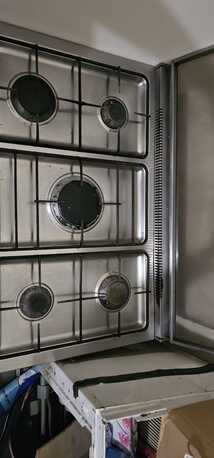 Manama, Household Items, BHD 1,  Whirlpool COOKING RAGE 5 BURNER FOR SALE