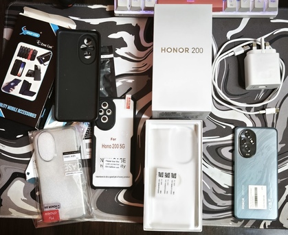 Al Muruj, Mobile Phones, SAR 1550,  Honor 200 5G 12gb 256gb With Accessories