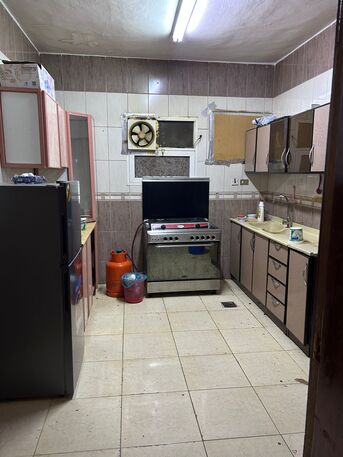 Jeddah, Apartments/Houses, SAR 900/month,  2 BR,  A Fully Furnished Private Room Is Available For Rent In A Family Building.(For 3 Months)