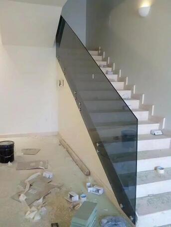 Riyadh, Construction, للحدادة و المونيم،الذجاج