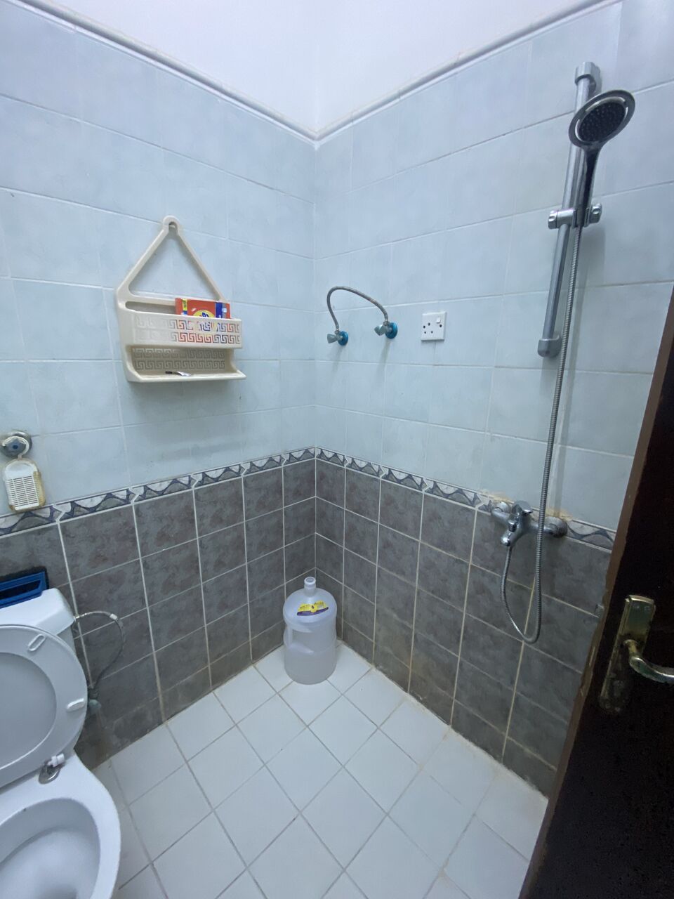 Jizan, Apartments, Flats, Houses & Villas, SAR 650/month,  1 BR,  One Room(Sublet With AC, Bed & Sofa) For Rent In Babgi Building No 2