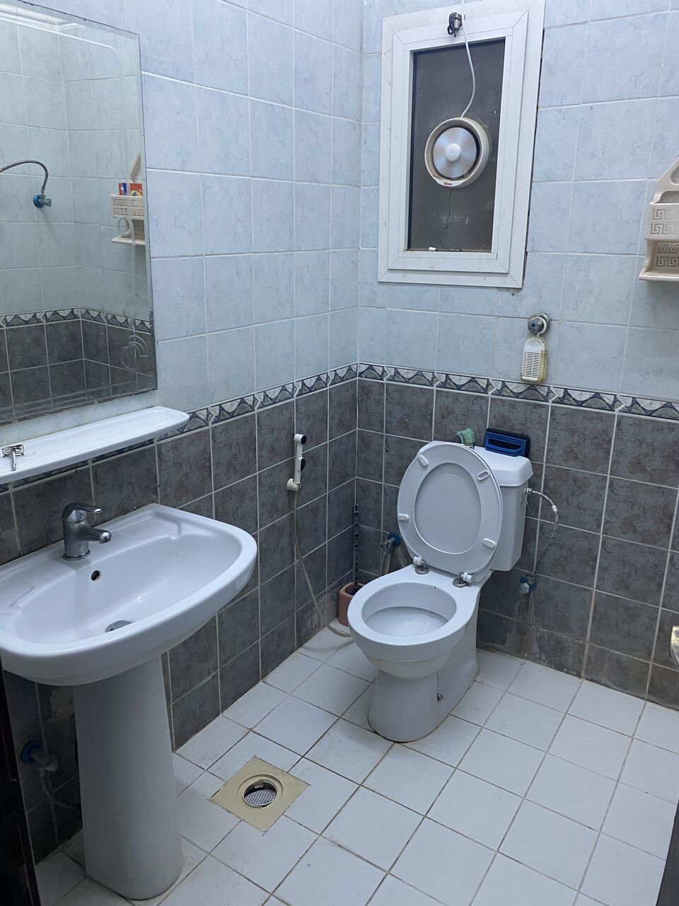 Jizan, Apartments, Flats, Houses & Villas, SAR 650/month,  1 BR,  One Room(Sublet With AC, Bed & Sofa) For Rent In Babgi Building No 2