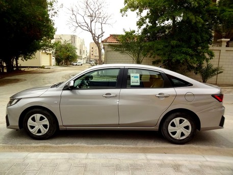 Umm Al Hassam, Vehicles, Cars & Trucks , BHD 111,  Toyota Yaris,  2024,  Automatic,  48000 KM,  1.5Ltrs, Under Warranty, Agency Maintained - First Owner, URGENT SALE