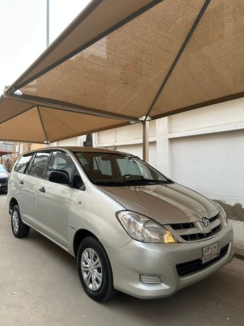 Jeddah, Vehicles, Cars & Trucks , SAR 23000,  Toyota Innova,  2009,  Automatic,  300 KM,  For Sale