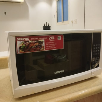 Khobar, Appliances, SAR 100,  GEEPAS Micorwave Oven 20 L Capacity Not Used Much.