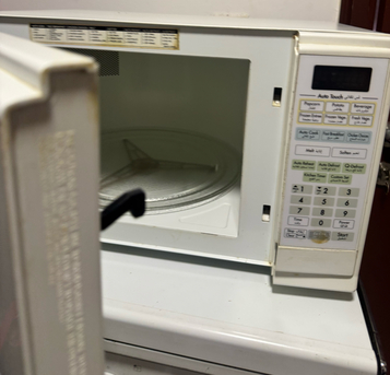 Dammam, Appliances, SAR 150,  Microwave LG 40L For Sale Voltage 110