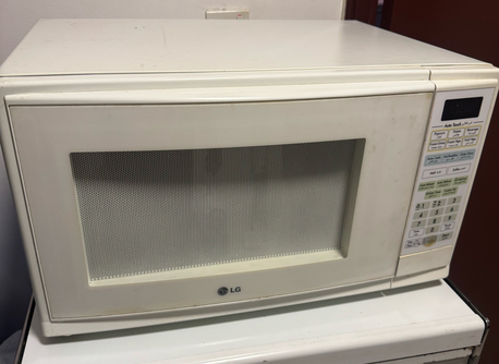 Dammam, Appliances, SAR 150,  Microwave LG 40L For Sale Voltage 110