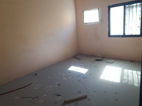 Riffa, Apartments/Houses, BHD 200/month,  3 BR,  2Bath Hall Kitchen. No Lift Old Bulding.Balcony. In -(((Riffa)))