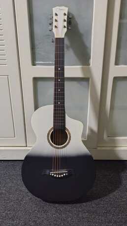 Dammam, Musical Instruments, SAR 140,  Acoustic Guitar - Black/Whte -Quality Larch Wood Guitar,with Accessories