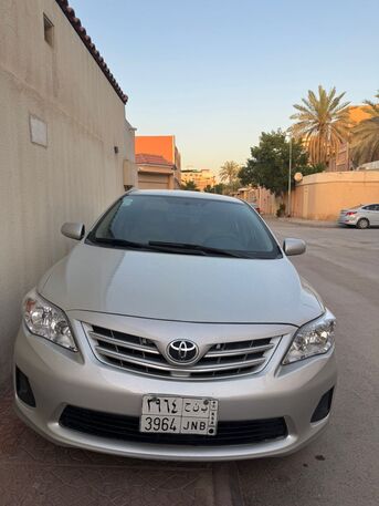 Riyadh, Vehicles, Cars & Trucks , SAR 30000,  ZRE1411,  2012,  Automatic,  303024 KM,  Toyota_Corolla_XLI_1.6L _ Silver_color_for Sale.