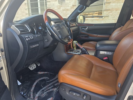 Riyadh, Vehicles, Cars & Trucks , SAR 145,  2014,  2010,  &ndash;تحديد&ndash;,  233 KM,  Lexus Lx570 For Sale
