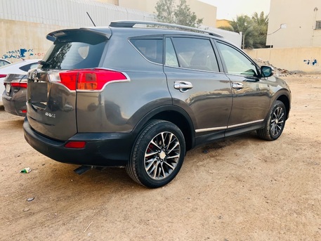 Hittin, Vehicles, Cars & Trucks , SAR 48000,  Toyota RAV4,  2015,  Automatic,  169956 KM,  - - 169,956 KM - SAR:48,000, Riyadh - Hittin (Exit-02) / Ummul Hammam.
