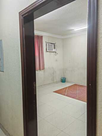 Manfouha, Rooms Available, SAR 800/month,  Single Room For Executive Bachelor  In Family Building With Sharing Kitchen And Washroom.