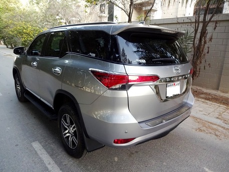 Bilad Al Qadeem, Vehicles, Cars & Trucks , BHD 8300,  TOYOTA  FORTUNER,  2018,  Automatic,  167000 KM,  TOYOTA FORTUNER V4 4WD 7 SEATER SUV URGENT FOR SALE