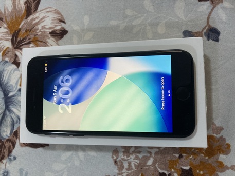 Al Malaz, Mobile Phones, SAR 1000,  IPhone SE 2022 (3rd Gen) 5G Black 64GB