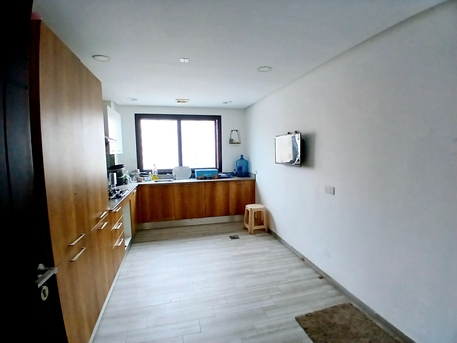 Hidd, Apartments/Houses, BHD 380/month,  Flat 3bhk Semi-furnished Unlimited Ewa