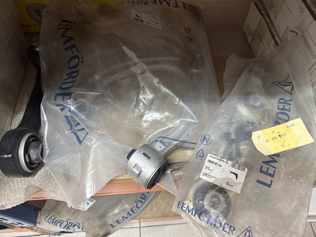 Dammam, Auto Parts, SAR 2400,  Mercedes W220 Front Air Shockabsorber New