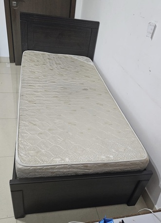 Manama, Household Items, BHD 25,  Queen Size Wooden Frame And Bed