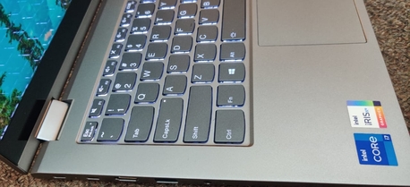 Jeddah, Computers, SAR 3000,  Laptop Lenovo Yoga I7 Touch