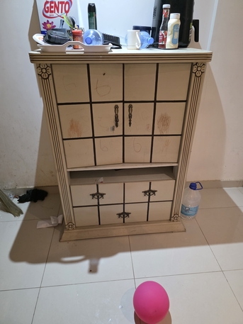 Al Malaz, Furniture, SAR 1200,  House Furniture King Size Bed, 6 Door Almirah