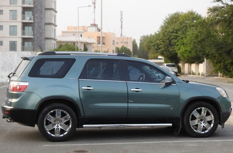 Manama, Vehicles, Cars & Trucks , BHD 1300,  Gmc Acadia,  2010,  Automatic,  200000 KM,    MODEL FOR SALE