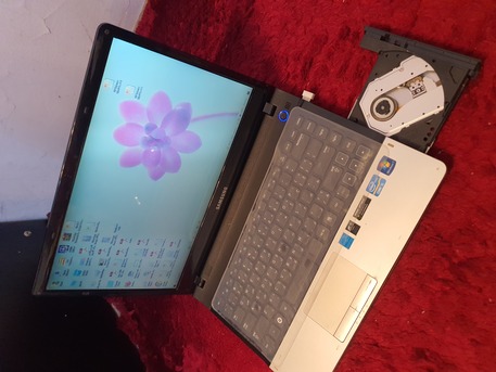 Jeddah, Computers, SAR 750,  Samsung Laptop I5