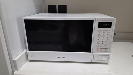 Riyadh, Household Items, SAR 20,  Dish Rack And Flour And Rice Storage Boxes And Microwave