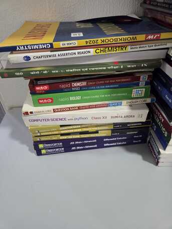 Hoora, Books, BHD 6,  CBSE Books, Guides, JEE Books -12th, 11th, 10th, 9th Set ( All Used)