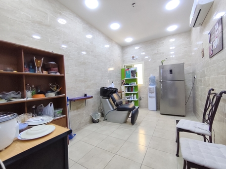 Tubli, Shops, BHD 2000,  200 Sq. Meter,  Tubli:- Fully Equipped Ladies Salon For Sale..