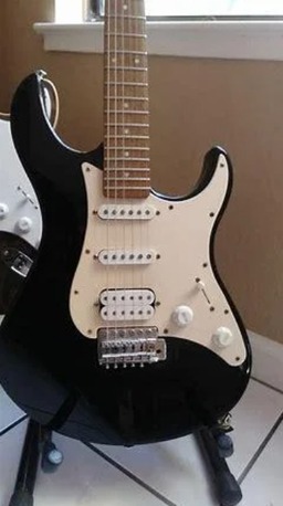 Olaya, Musical Instruments, SAR 670,  YAMAHA EG112C New Guitar 670sr