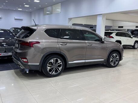 Manama, Vehicles, Cars & Trucks , BHD 6600,  Hyundai SantaFe,  2019,  Automatic,  96450 KM,    (Brown)