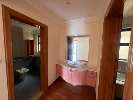 Umm Al Hassam, Apartments, Flats, Houses & Villas, BHD 650/month,  4 BR,  Semi-Furnished Apartment With Balcony And City View