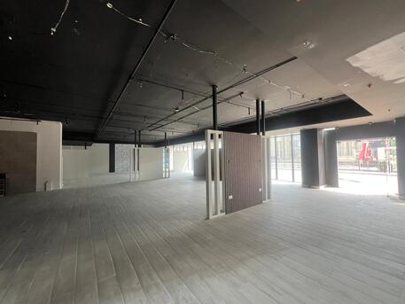 Manama, Shops, BHD 1800,  464 Sq. Meter,  Spacious Showroom For Rent In Khamis