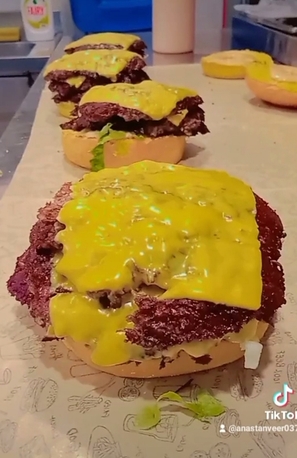 Madinah, Job Seekers, Burger Chef