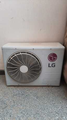 Riyadh, Air Conditioners, SAR 900,  Air Conditioner, Refrigerator, And Forn For Sale &ndash; Only 900.