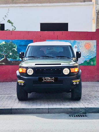 Ras Rumman, Vehicles, Cars & Trucks , BHD 5500,  Toyota FJ Cruiser,  2011,  Automatic,  208000 KM,  FJ Cruiser -  - 4 X 4 - Offroad And Stylish - Well Maintained